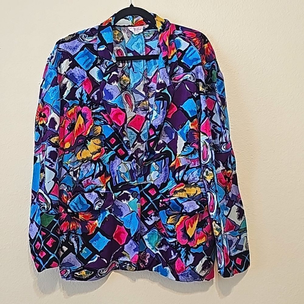 Vintage Baani's graphic, ‎ floral blazer.